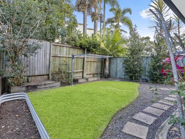 Large Family Home in a Great Street Pool Maintenance Included!