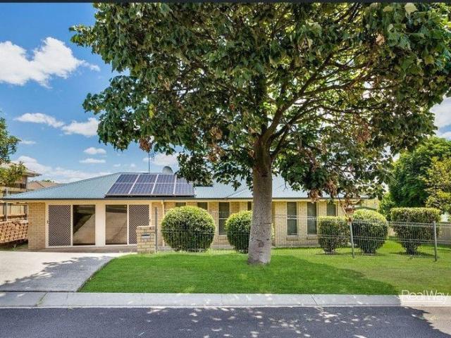 Large Family Home in a Quiet Court Setting