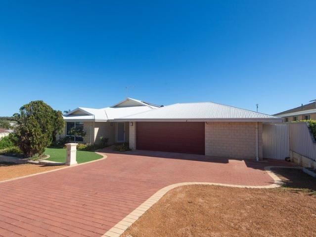 Large Family home in Beautiful Cape Burney