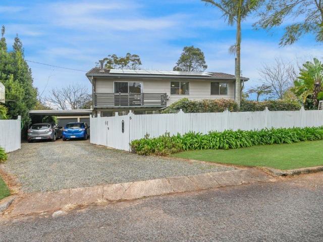 Large Family Home in Blue Chip Mount Lofty