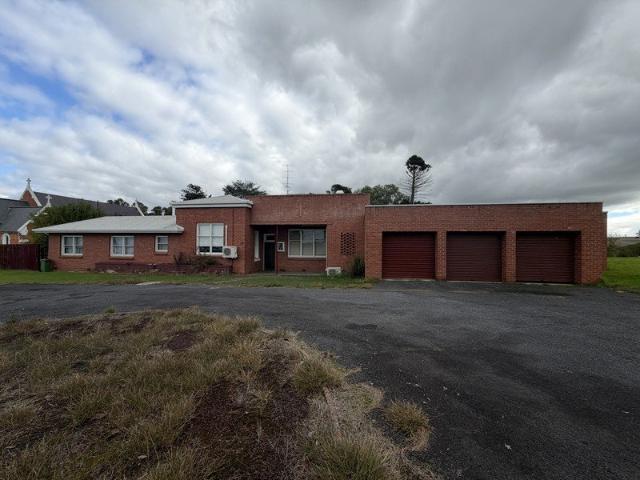 Large family home in Casterton