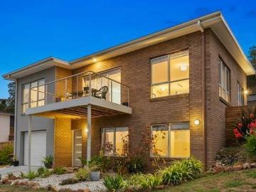 House for sale in Tasmania - Garden