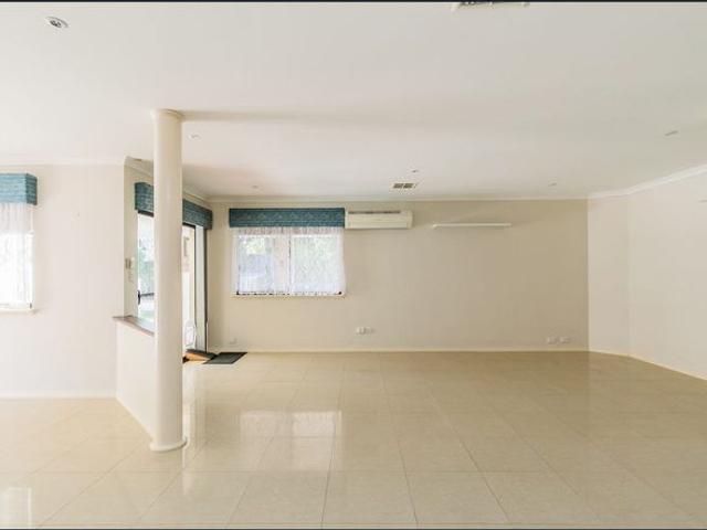 LARGE FAMILY HOME IN CUL DE SAC