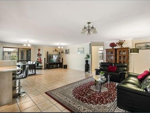 Large Family Home in Darling Heights!