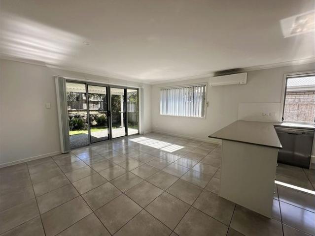 Large Family Home in Great Pimpama Location!