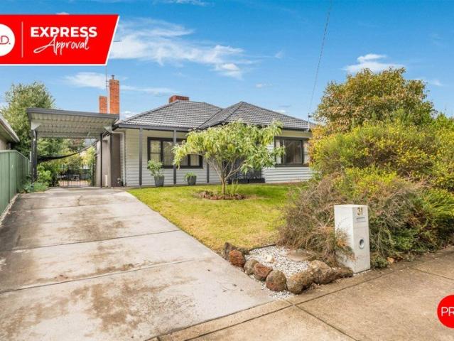 Large Family Home In Kangaroo Flat
