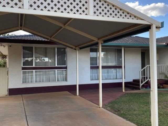 Large Family Home in Lamington