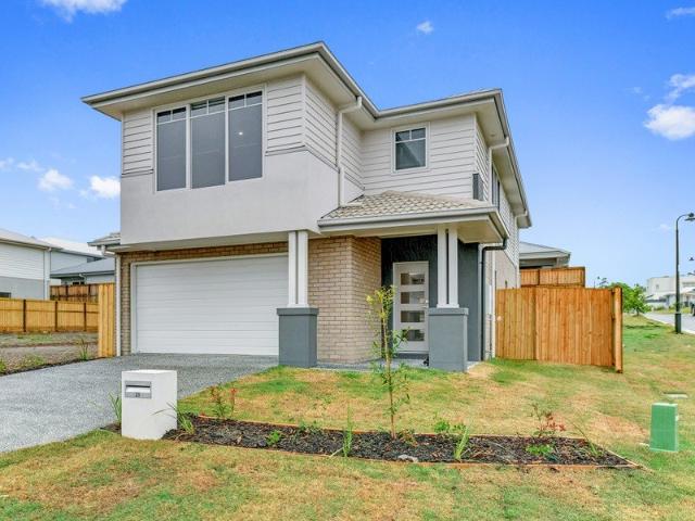 Large family home in Panorama Mews Estate
