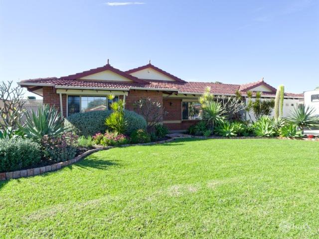 LEASE PENDING Large family home in Quiet Cul de sac
