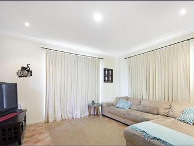 Large family home in Shailer Park!
