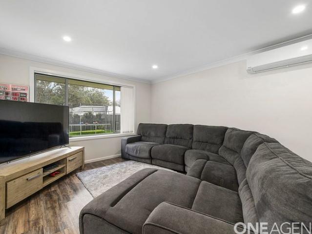 LARGE FAMILY HOME IN SOUGHT AFTER ESTATE
