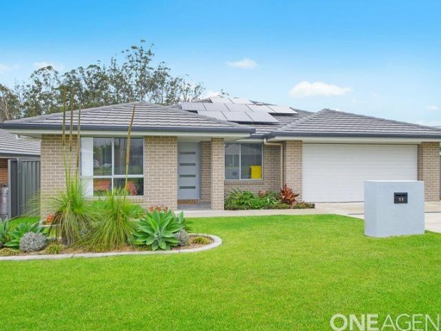 LARGE FAMILY HOME IN SOUGHT AFTER ESTATE