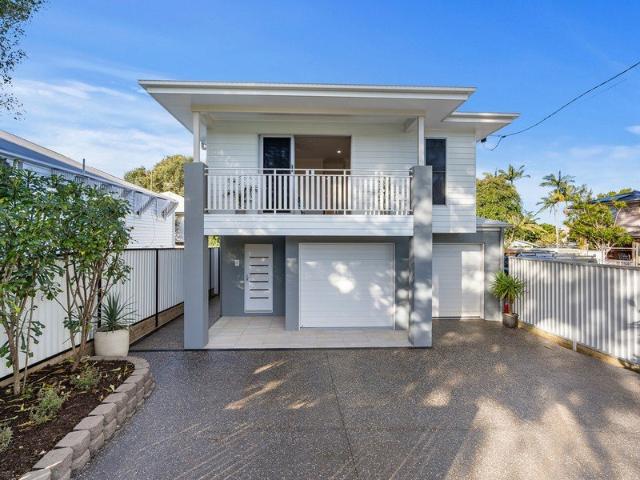 LARGE FAMILY HOME IN SOUGHT AFTER OYSTER POINT LOCATION