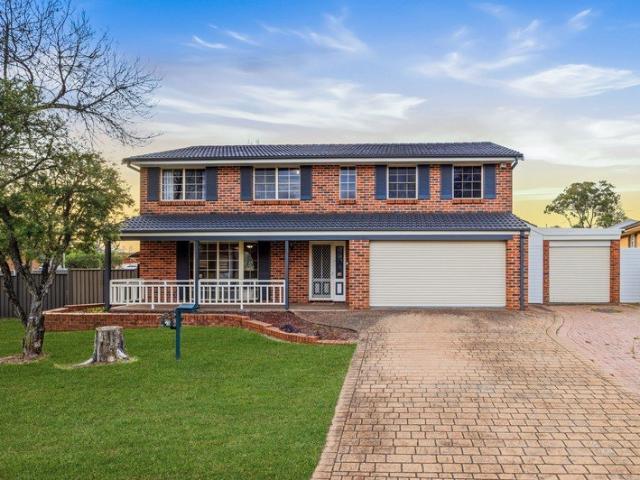 Large Family Home in Sought After Location!