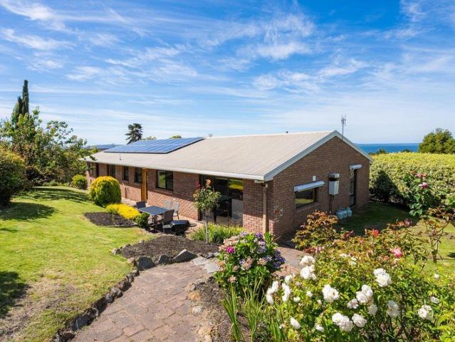 Large family home in sought after Taroona