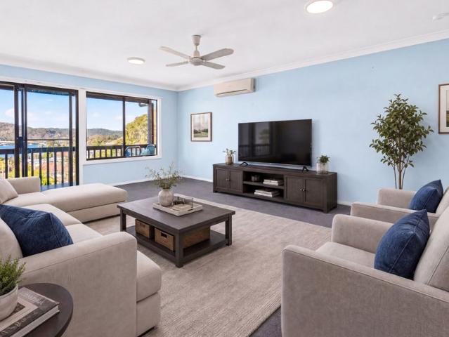 Large Family Home including Self Contained Accomodation with Panoramic Water Views
