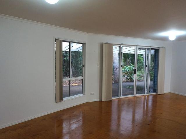 Large family home near the beach