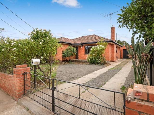 Updated family home on Essendon/Niddrie border with lock up garage