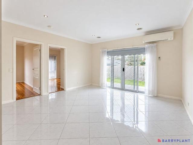 LARGE FAMILY HOME ON LAVENDER!
