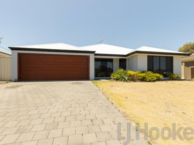 LARGE FAMILY HOME OPPOSITE PARK