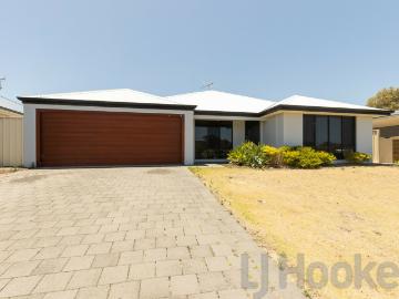LARGE FAMILY HOME OPPOSITE PARK
