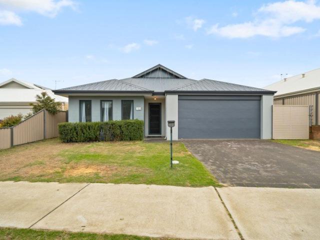Large family home overlooking Darling Ranges