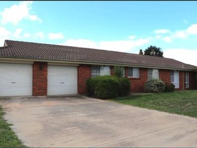 LARGE FAMILY HOME RAGLAN