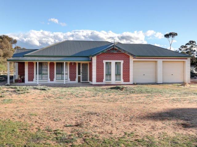 Large Family Home set on 7000+sqm