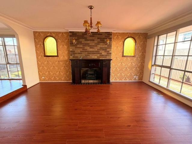 LARGE FAMILY HOME SET ON LARGE BLOCK IN HALLAM!