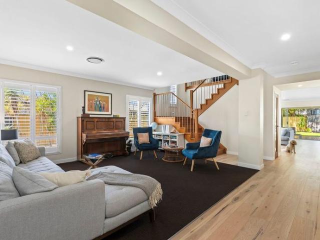 Large Family Oasis with Pool, Solar & Study in Prime Palm Beach Location