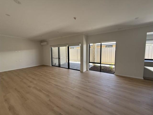 Large Family Living in Quiet Culdesac