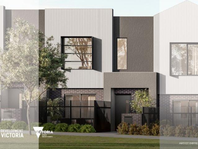 Large Family Living with Private Courtyard