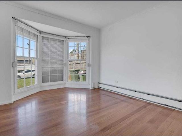 Large Family Residence in the Heart of Bundoora!