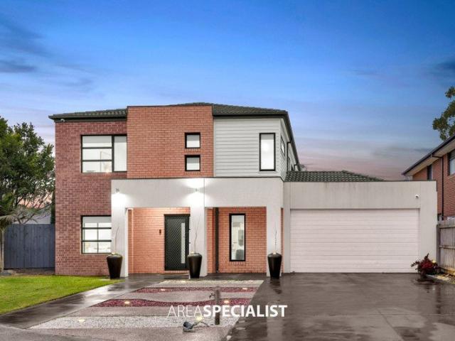 Large Family Residence with Multiple Living Areas in Prestigious Pocket