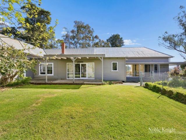 Farm House with views and potential to use horse paddocks with stables