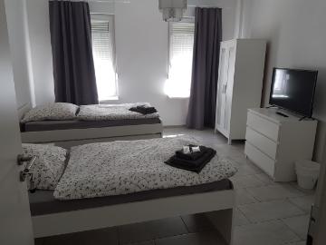 Large fitter apartment for up to 5 people