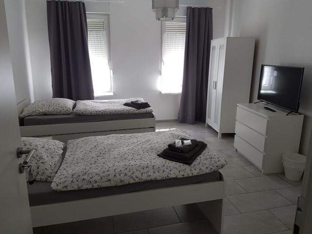 Large fitter apartment for up to 5 people, Gelsenkirchen Amsterdam Apartments for Rent