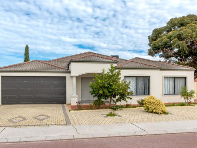 LARGE FIVE BEDROOM FAMILY HOME!