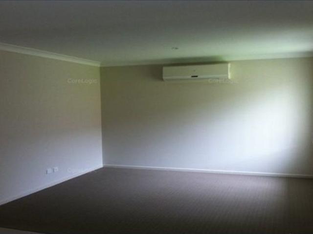 Large Four Bedroom Family Home in Fernvale! Available Now