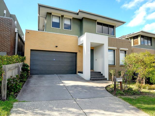 Large Four Bedroom Home Sienna Mt Waverley Estate