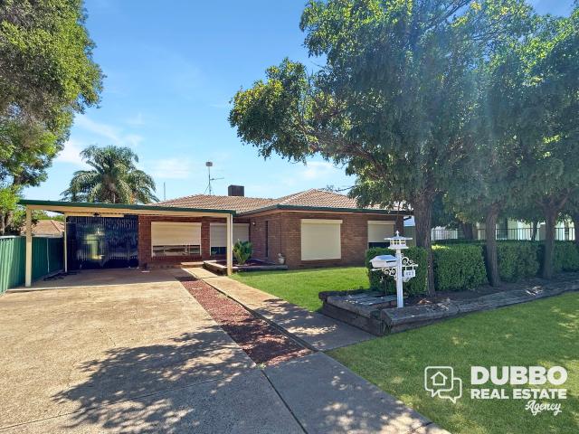 LARGE FOUR BEDROOM IN EAST DUBBO
