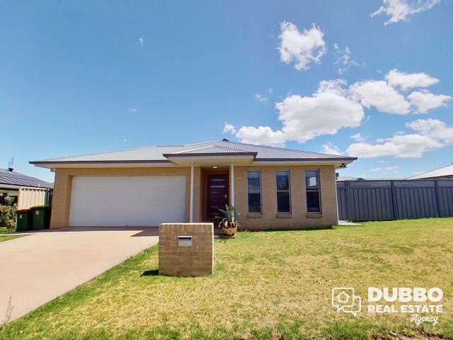 LARGE FOUR BEDROOM IN MACQUARIE VIEW ESTATE
