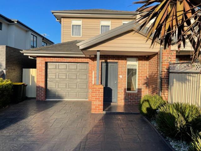 Large four bedroom townhouse!