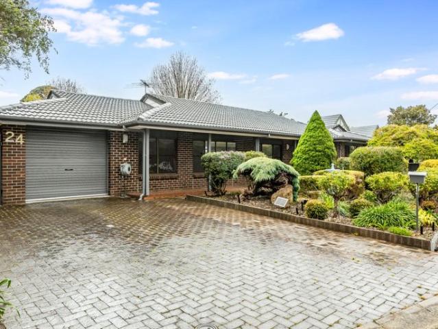 Large Four Bedroom Updated Family Home Moments From The Centre Of Hahndorf