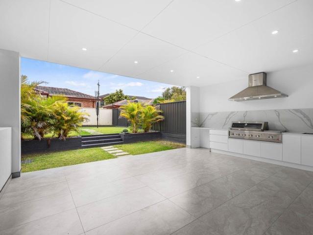 LARGE FULL BRICK DUPLEX