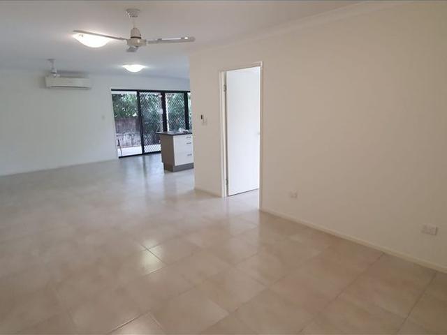 Large Fully Tilled & A/C 4 Bedroom House in an Excellent Location With Theatre Room and In Ground Pool