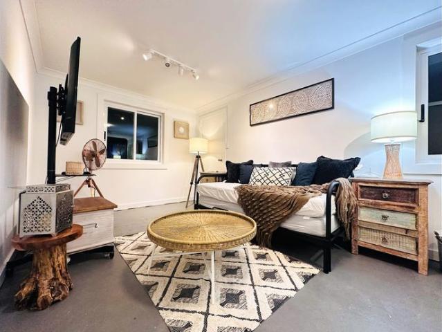 Large Fully Furnished Granny Flat – Walking Distance to Westfield & Train Station!
