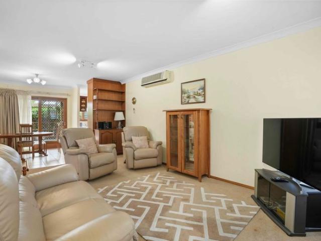 Large Fully Furnished Unit in a Perfect Location!