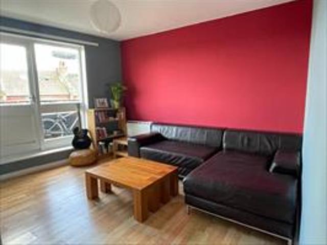 Large Furnished 1 Bedroom Flat with Balcony