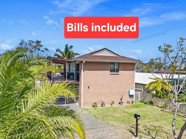 Large Furnished Home with Bills Included Close to Beach and Shops!